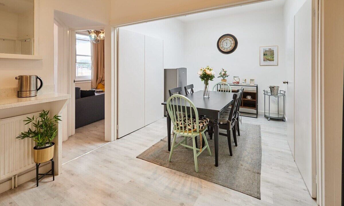 Photo of Others in Twickenham Riverside