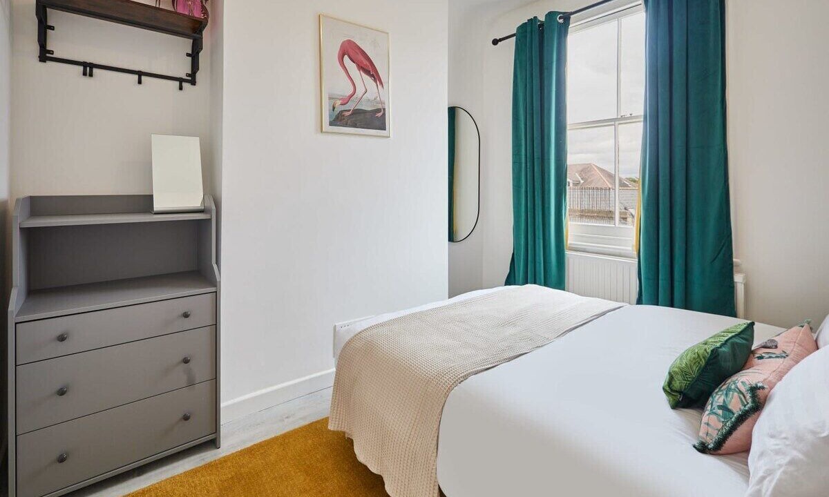 Photo of Others in Twickenham Riverside