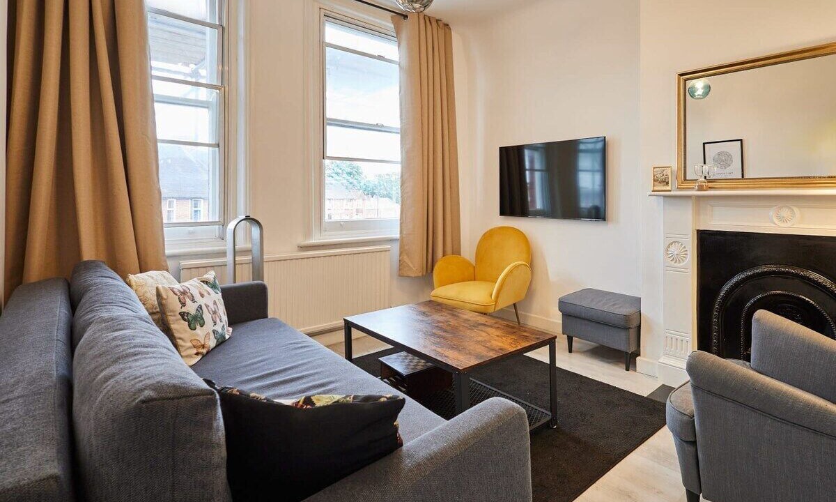 Photo of Others in Twickenham Riverside