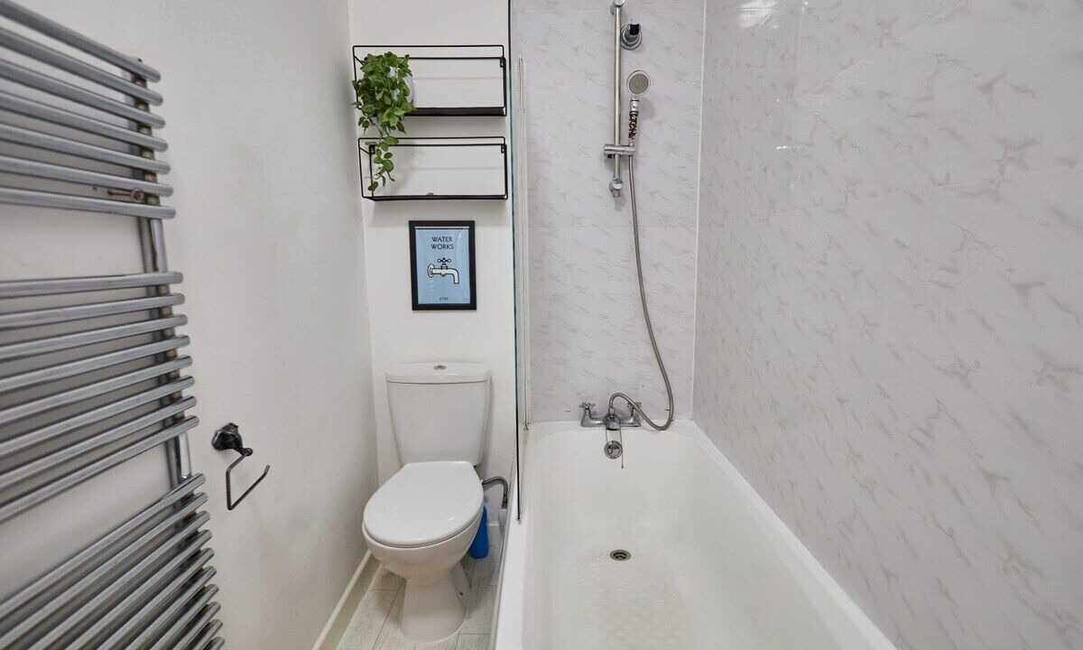 Photo of Others in Twickenham Riverside