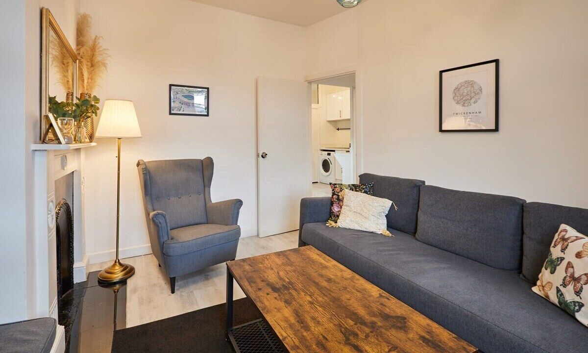 Photo of Others in Twickenham Riverside