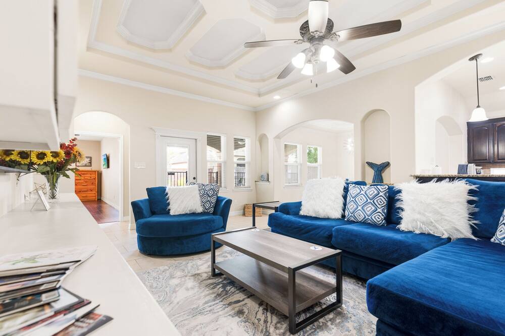 Photo of Livingroom in Bay Area