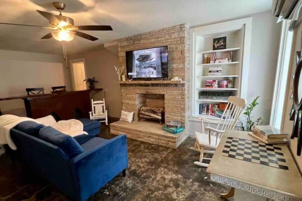 Photo of Livingroom in Ozark