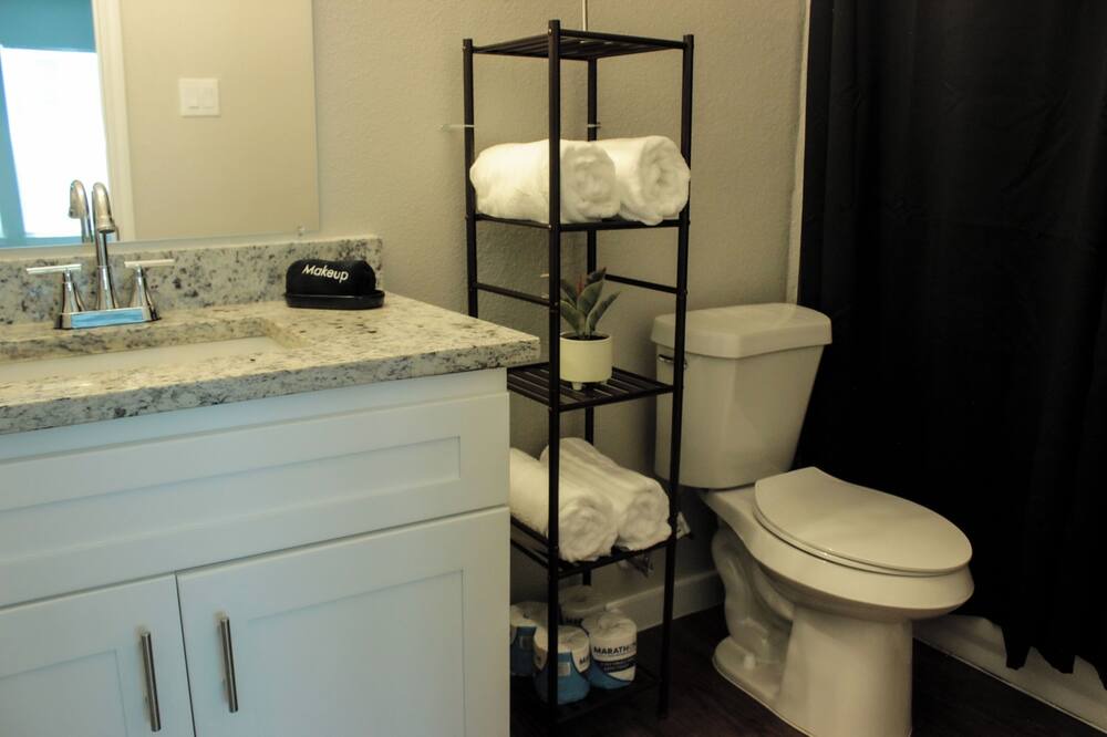 Photo of Bathroom in South Dallas - Fair Park