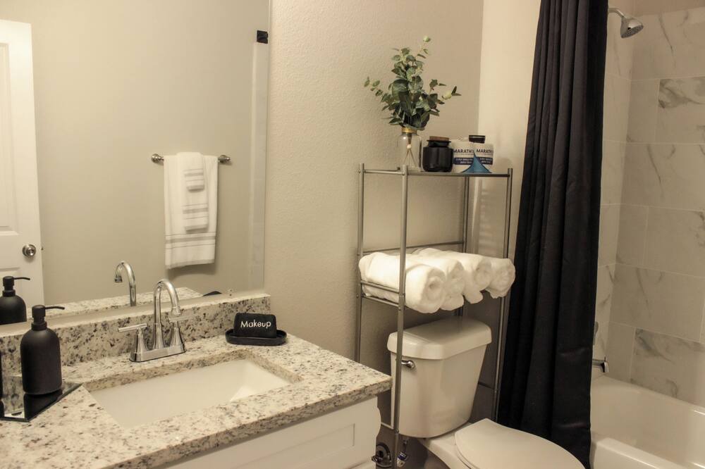 Photo of Bathroom in South Dallas - Fair Park