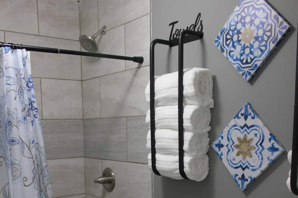 Photo of Bathroom in Wynne