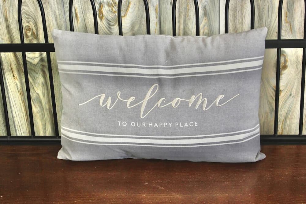 Photo of Others in Wynne