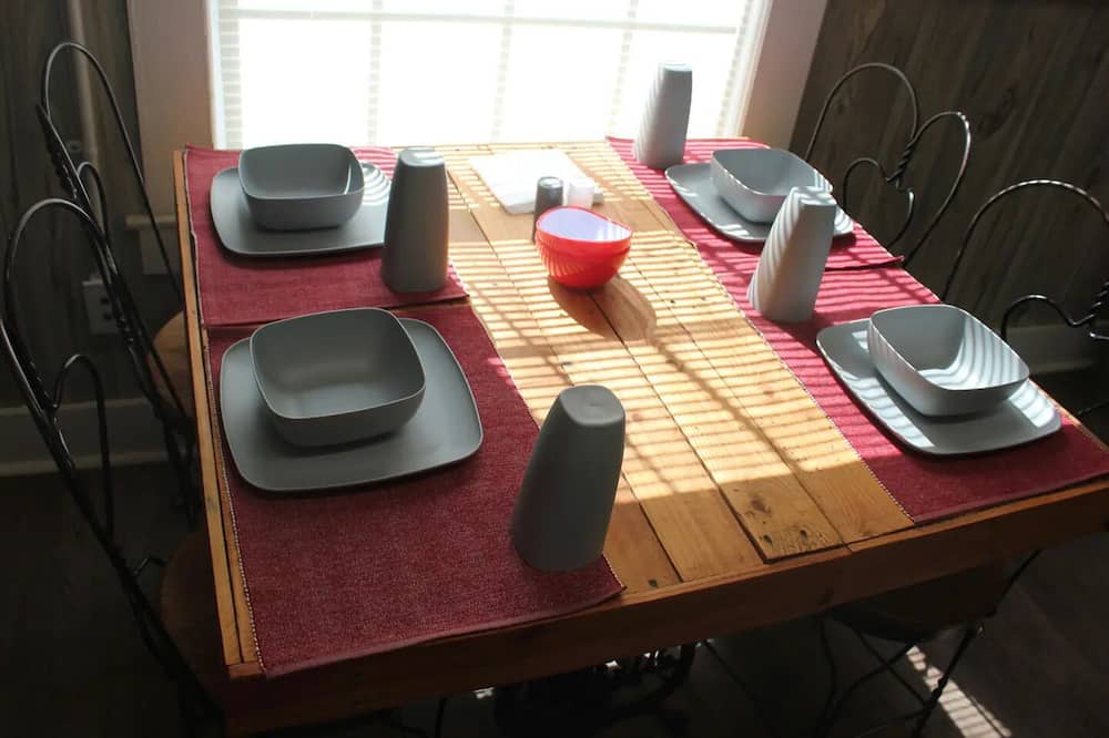 Photo of Others in Wynne