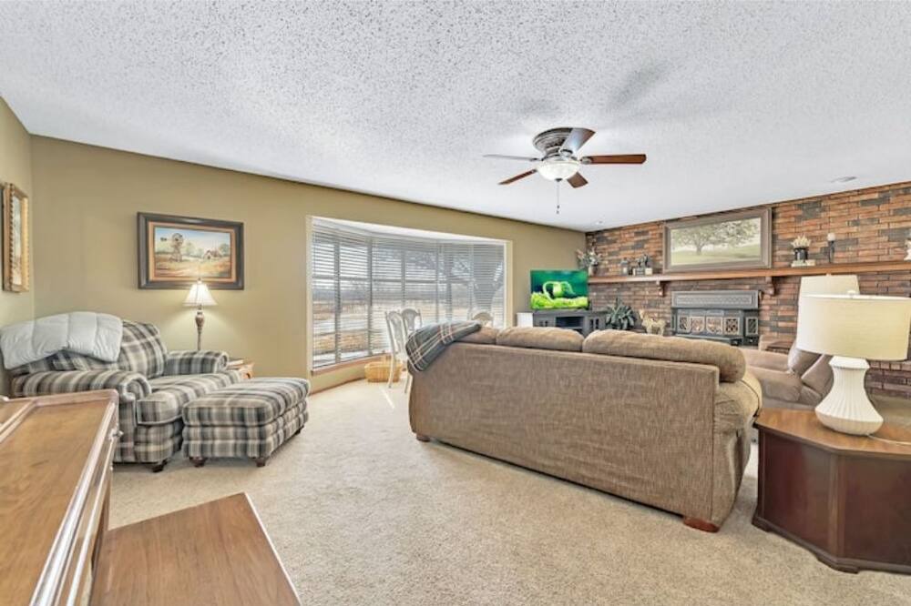 Photo of Bedroom in Clinton