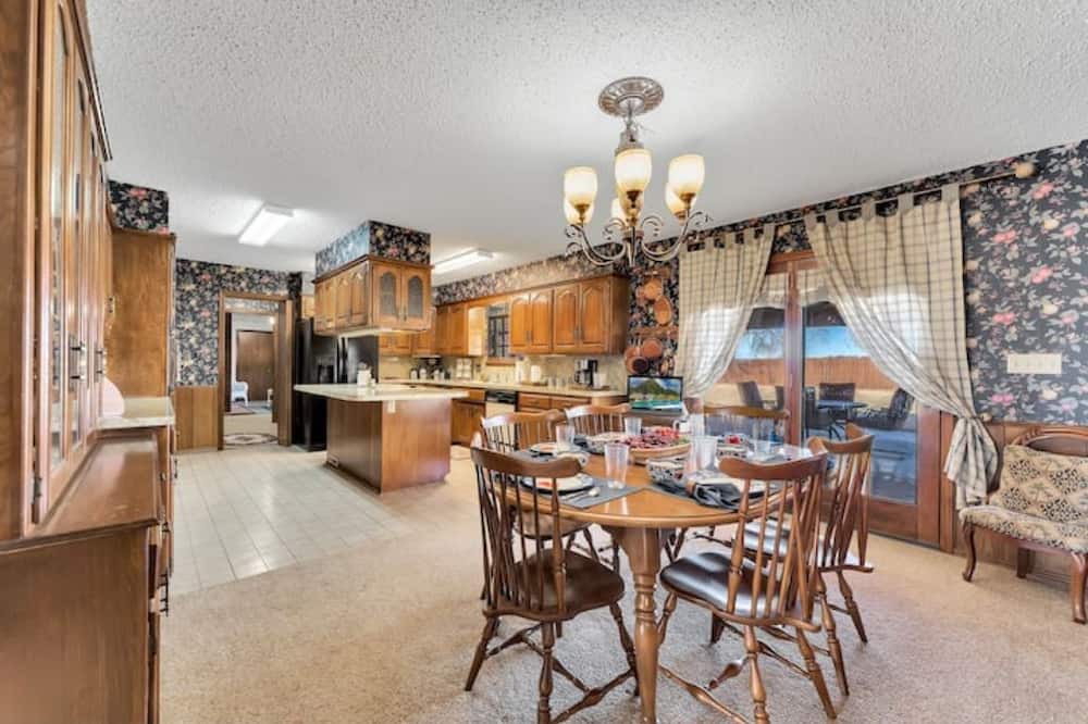 Photo of Kitchen in Clinton
