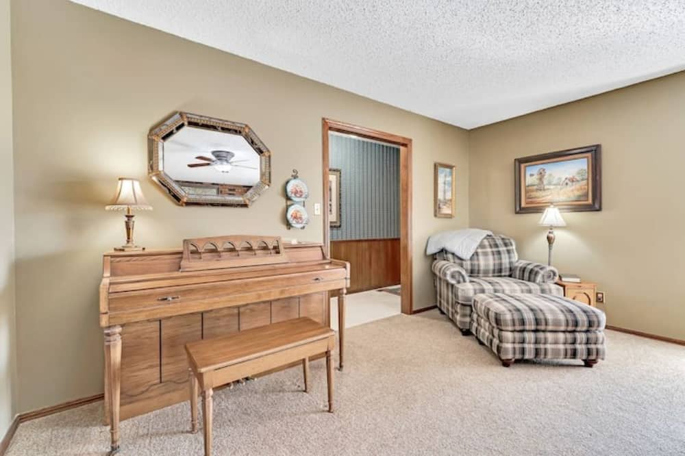 Photo of Bedroom in Clinton