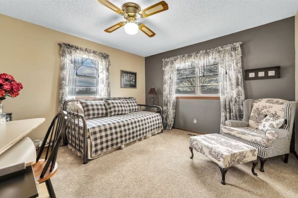 Photo of Bedroom in Clinton