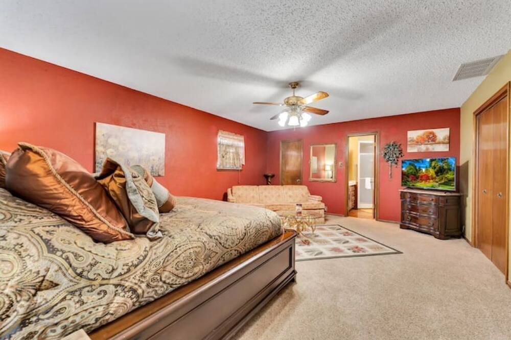 Photo of Bedroom in Clinton