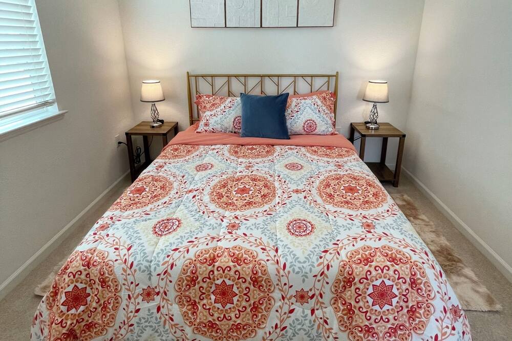Photo of Bedroom in Lathrop