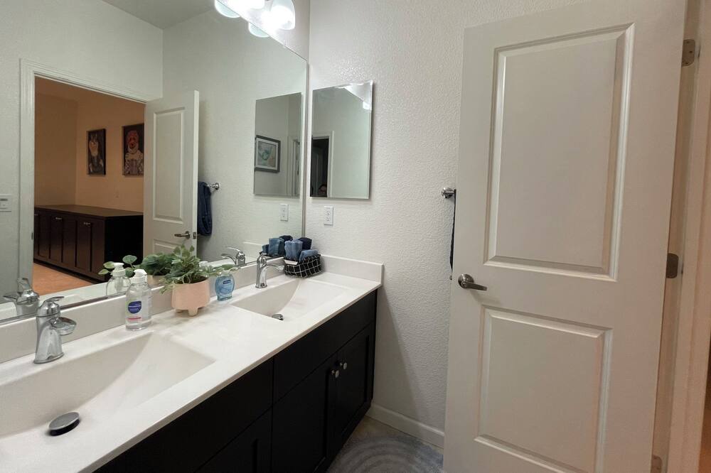 Photo of Bathroom in Lathrop
