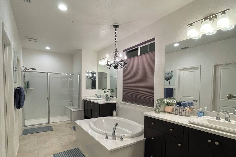 Photo of Bathroom in Lathrop