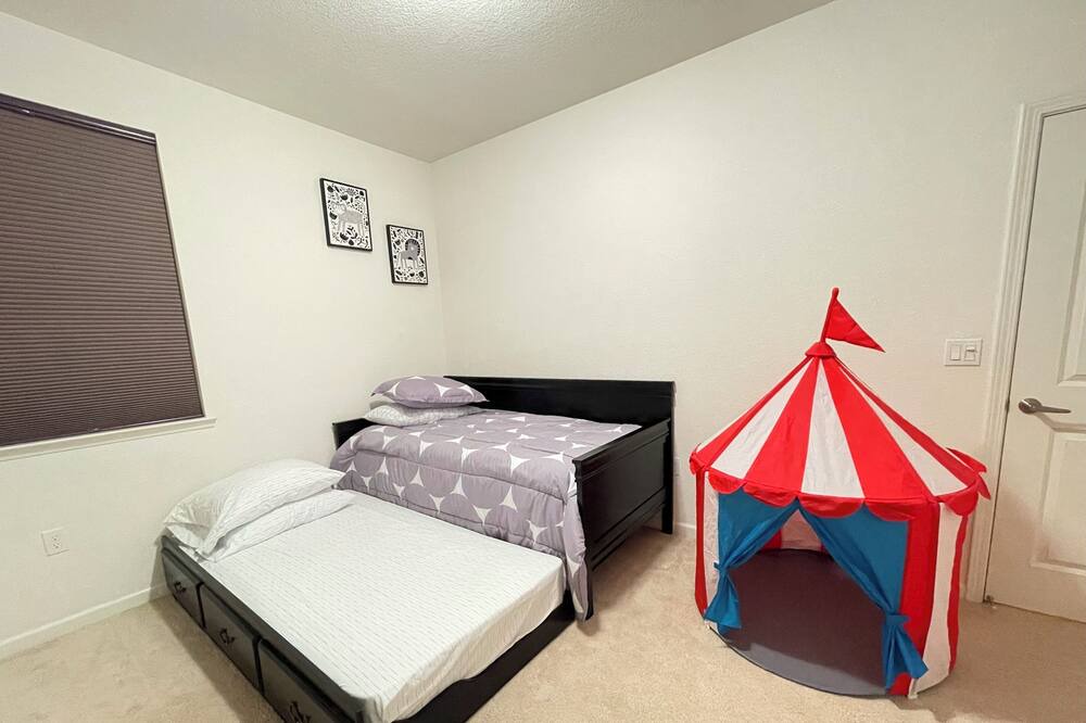 Photo of Bedroom in Lathrop
