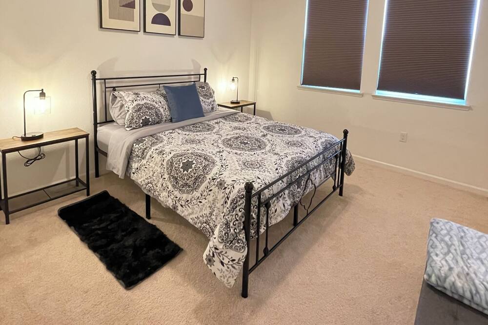 Photo of Bedroom in Lathrop
