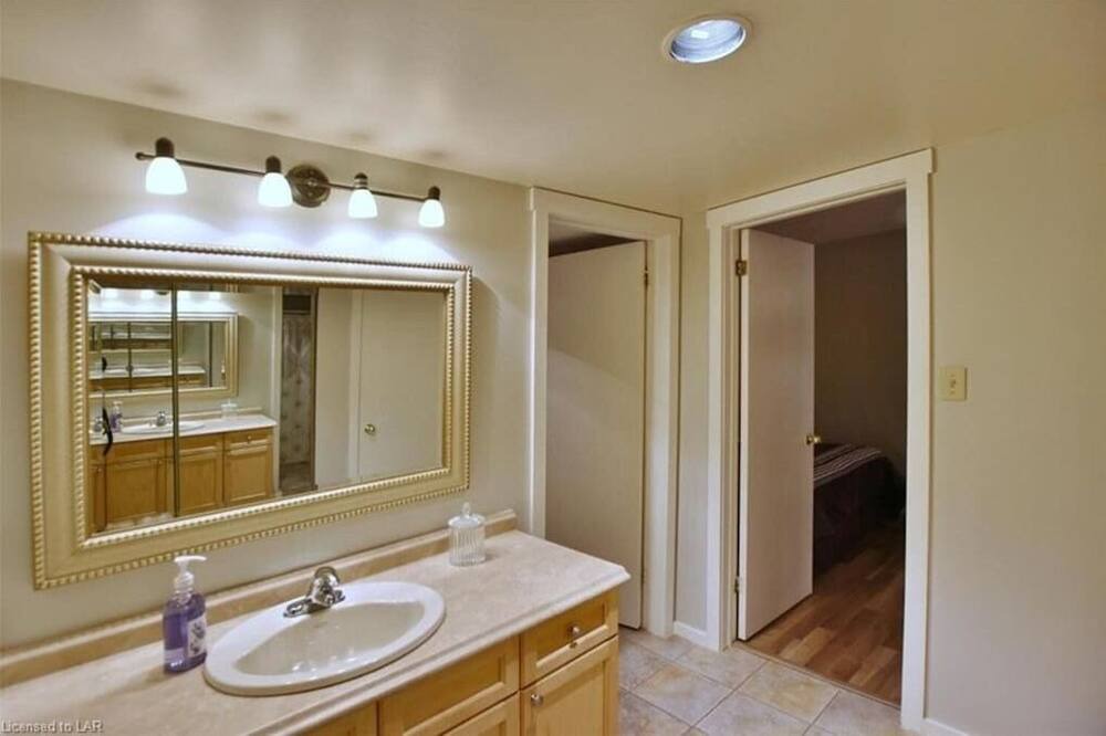 Photo of Bathroom in Collingwood