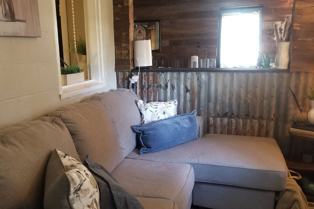 Photo of Livingroom in Tishomingo