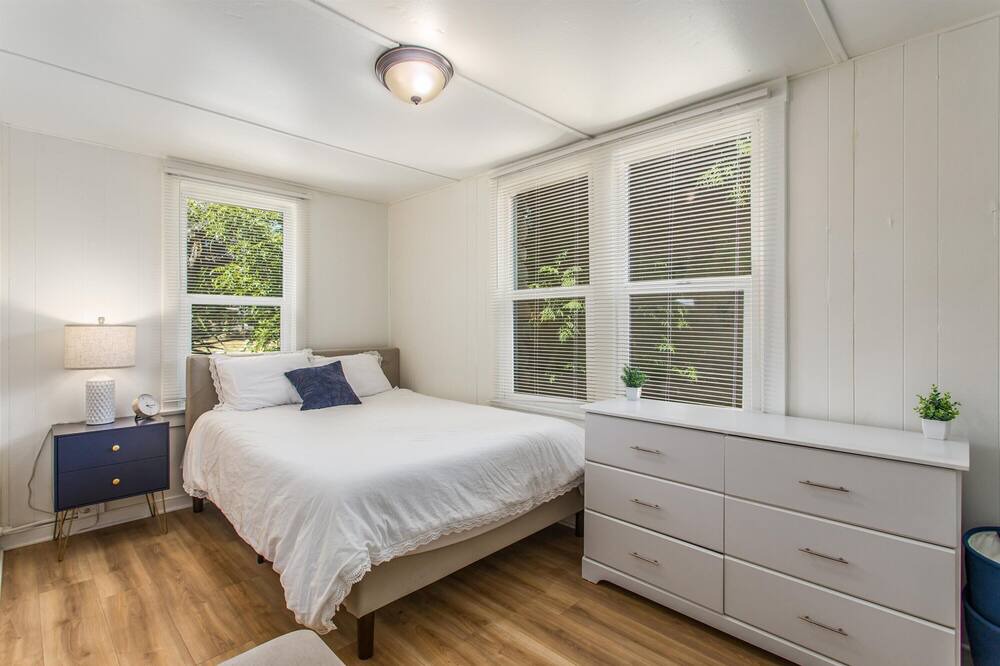 Photo of Bedroom in Mentone