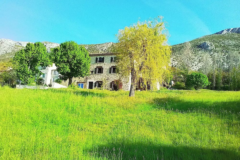 Photo of Outdoor in Bargeme