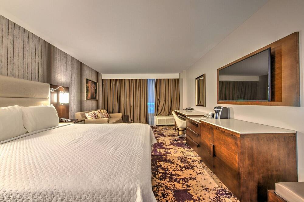 Photo of Bedroom in US 290