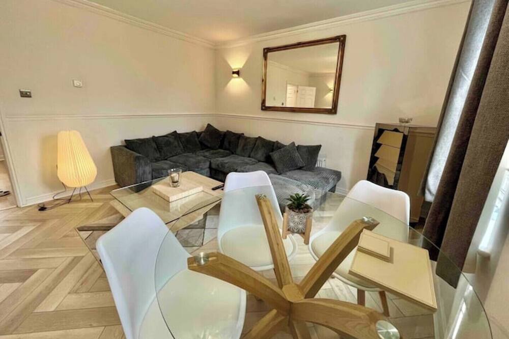 Photo of Livingroom in Penarth