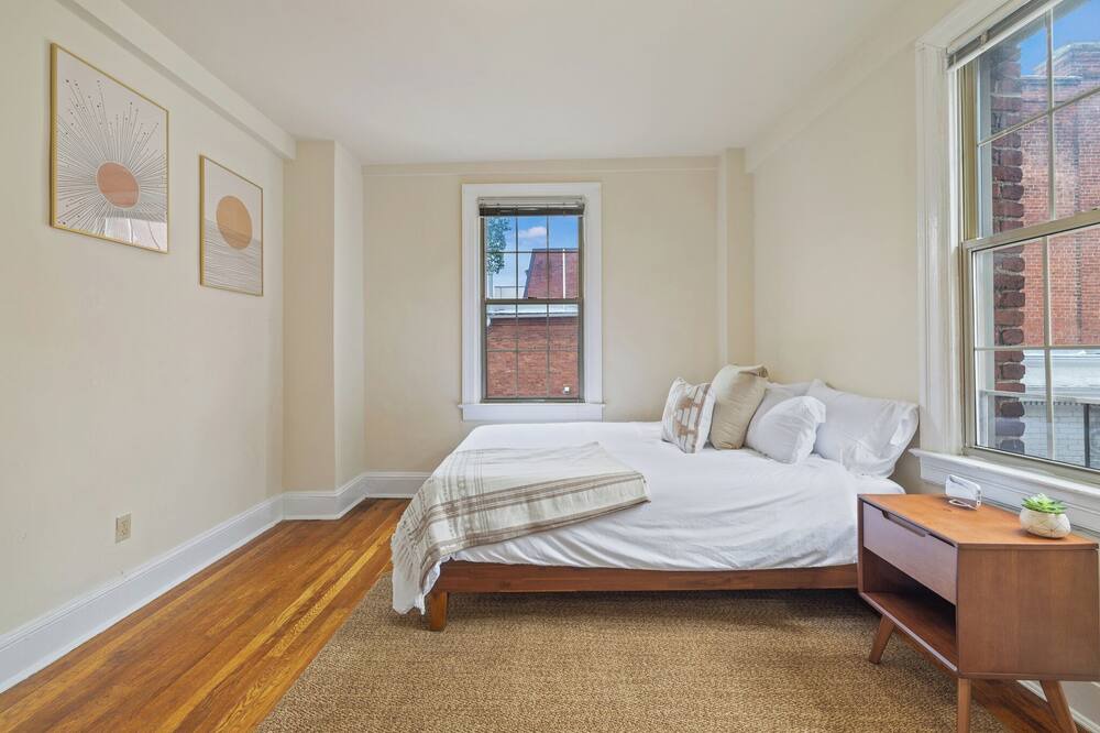 Photo of Bedroom in Kalorama Heights