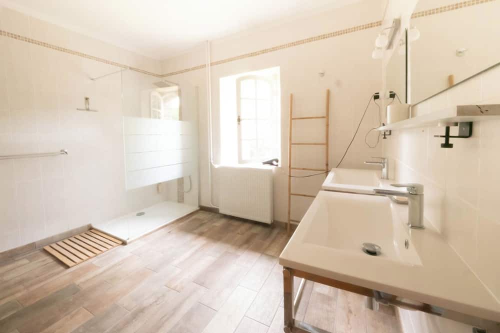 Photo of Bathroom in Lapeyrere