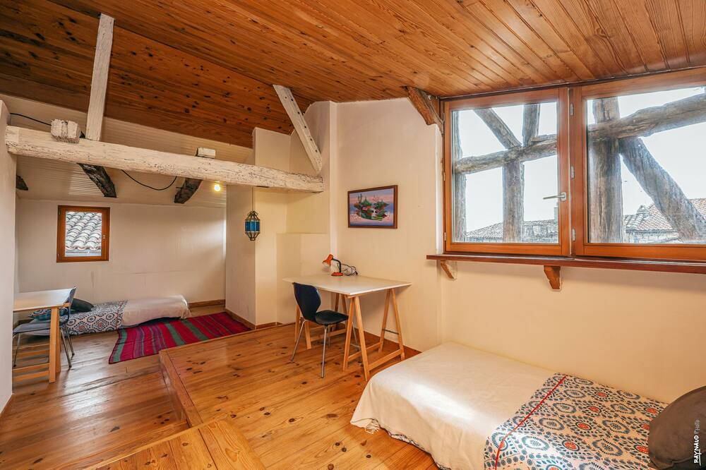 Photo of Bedroom in Castelnau-de-Montmiral