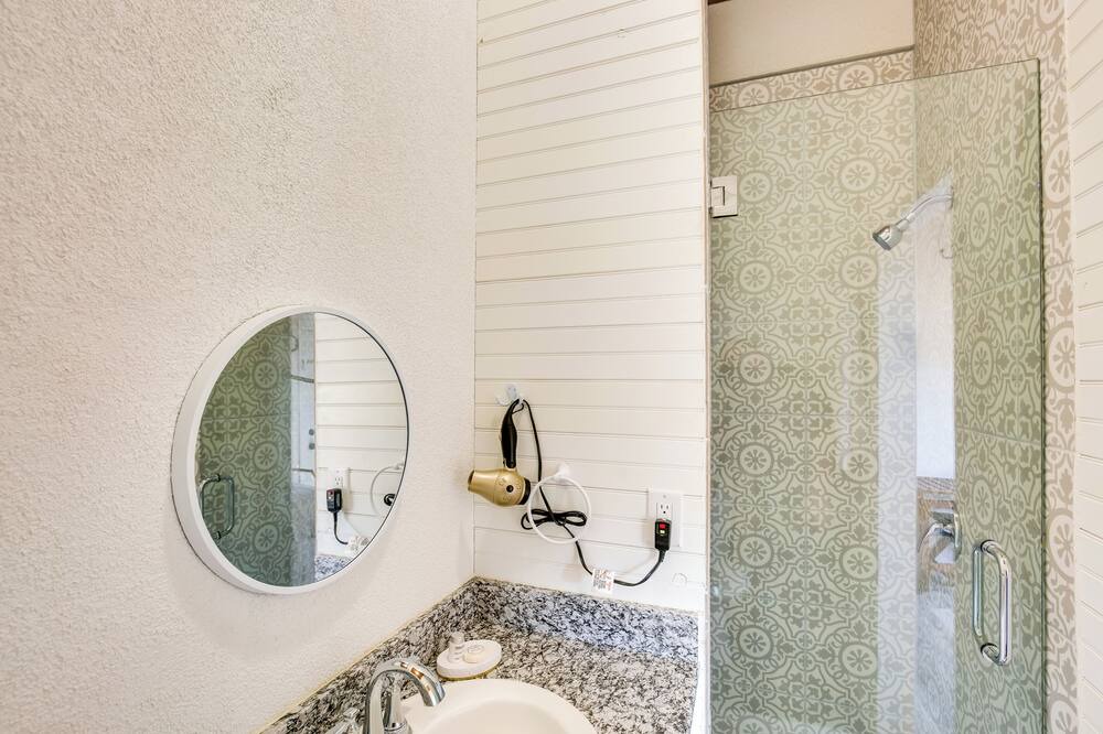 Photo of Bathroom in Lucas
