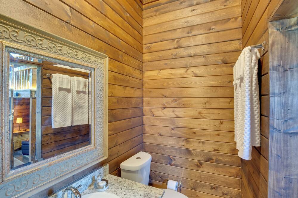 Photo of Bathroom in Lucas