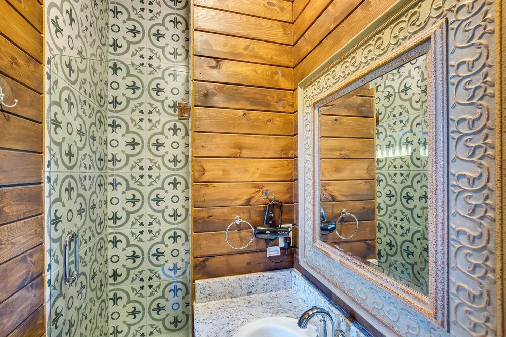 Photo of Bathroom in Lucas