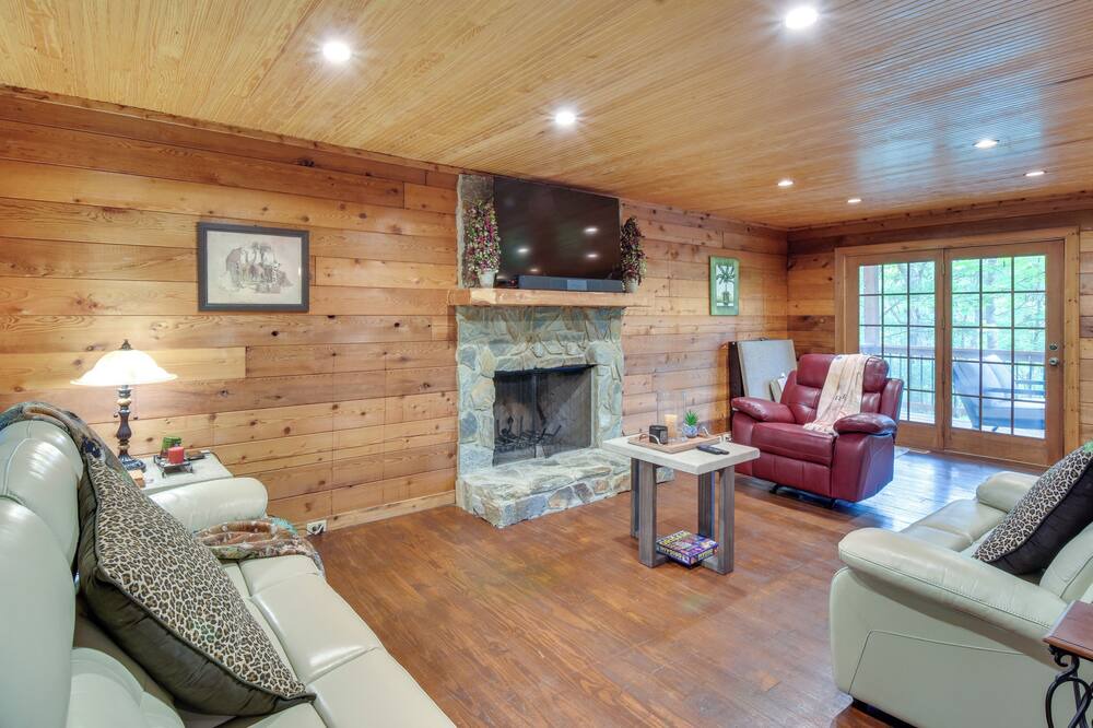 Photo of Livingroom in Chickasaw Point