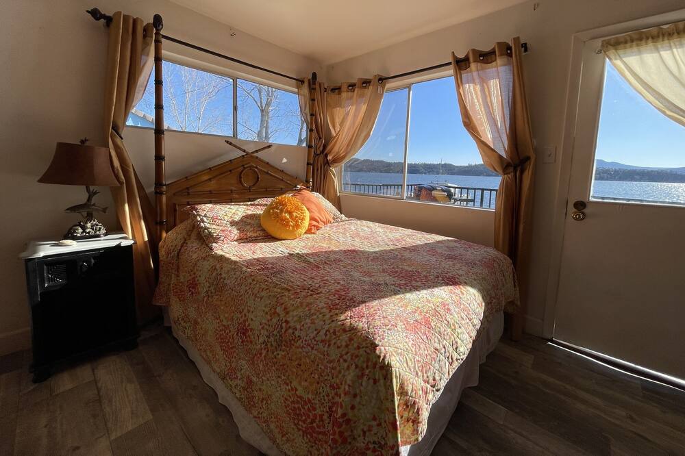 Photo of Bedroom in Wilbur Springs