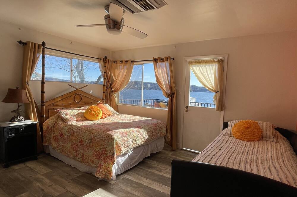 Photo of Bedroom in Wilbur Springs