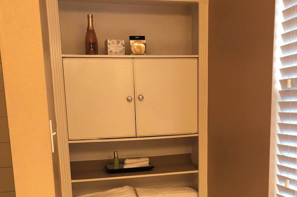 Photo of Bathroom in College Park