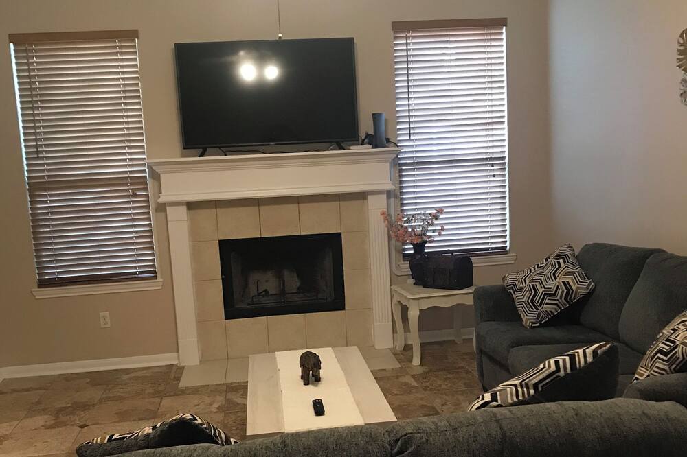 Photo of Livingroom in College Park