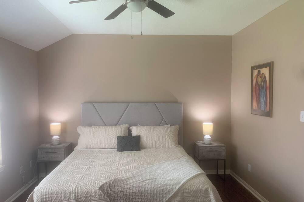 Photo of Bedroom in College Park