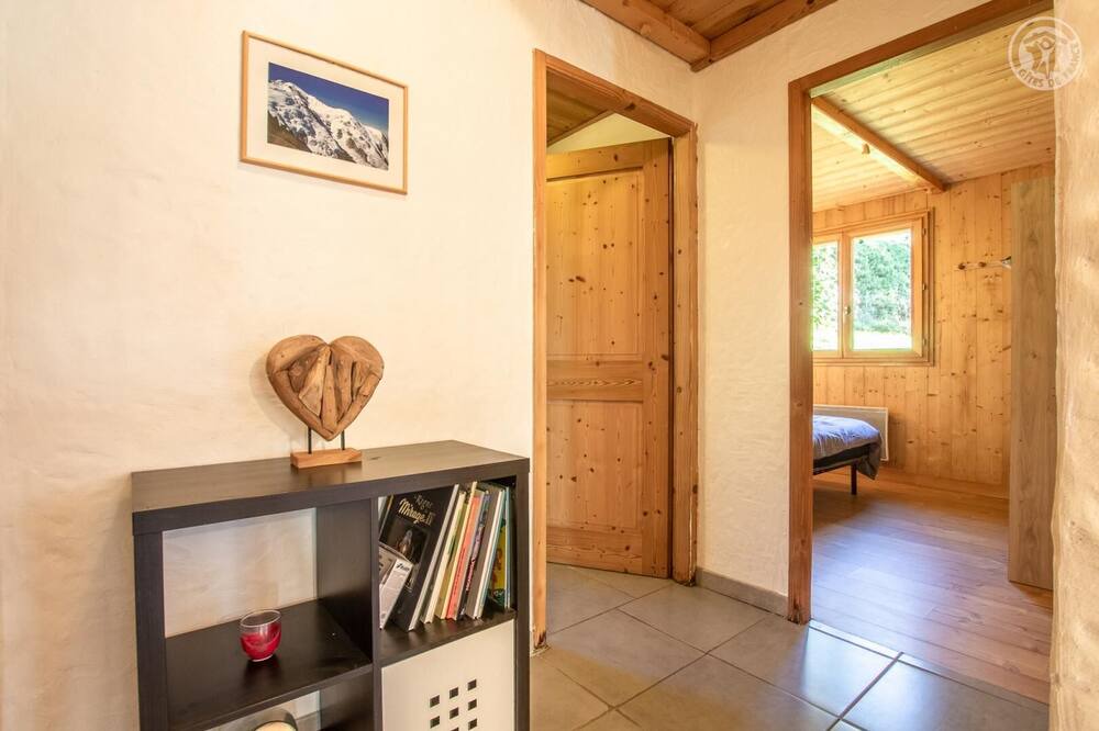 Photo of Others in Queige