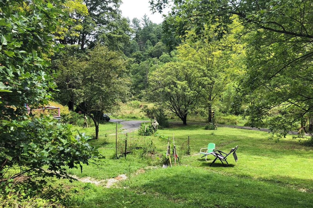 Photo of Outdoor in Bakersville
