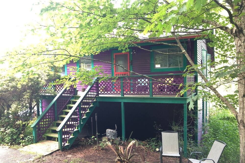 Photo of Outdoor in Bakersville