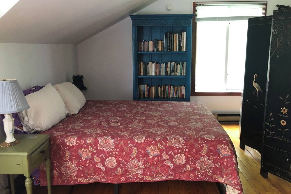 Photo of Bedroom in Bakersville