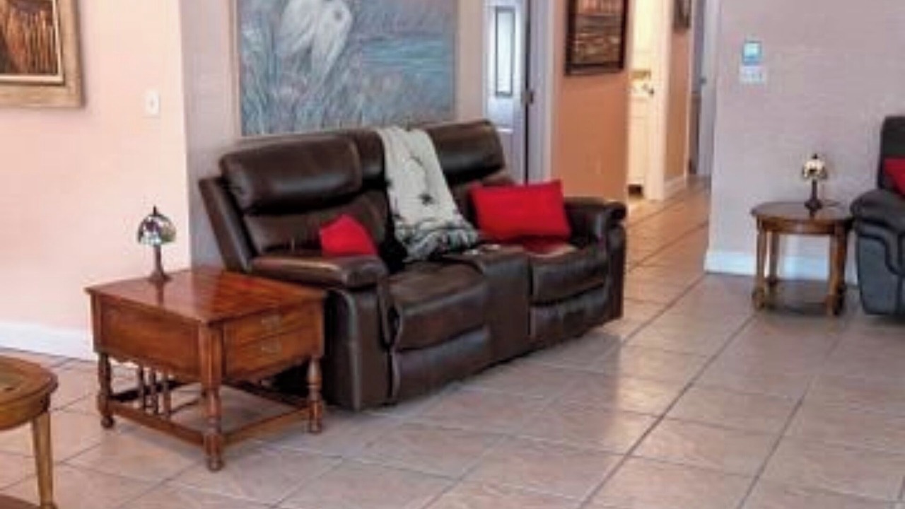 Photo of Livingroom in Weeki Wachee Gardens