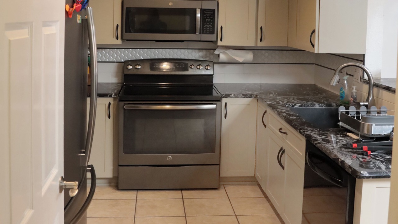 Photo of Kitchen in Near North Valley