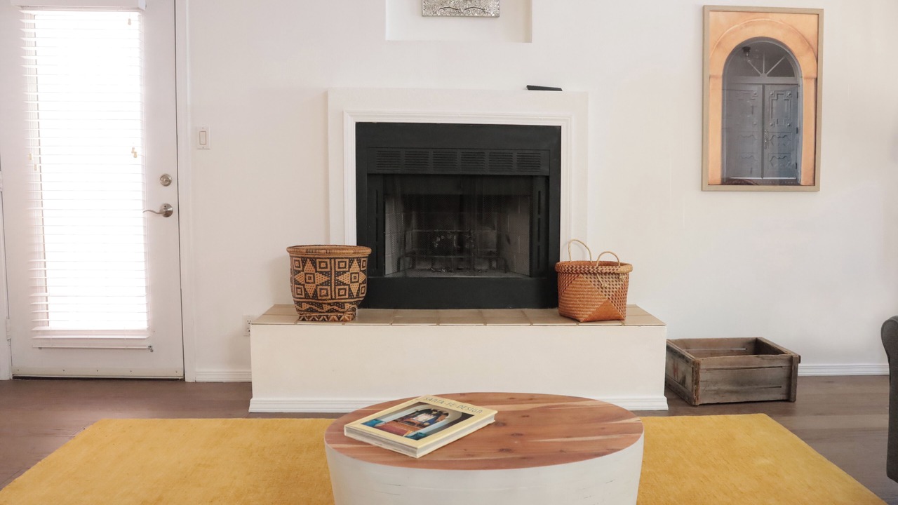 Photo of Livingroom in Near North Valley