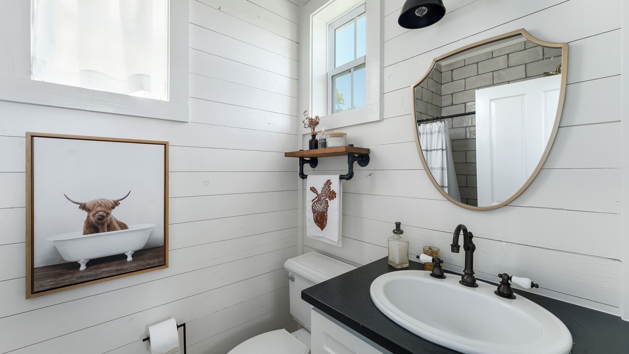 Photo of Bathroom in Driftwood
