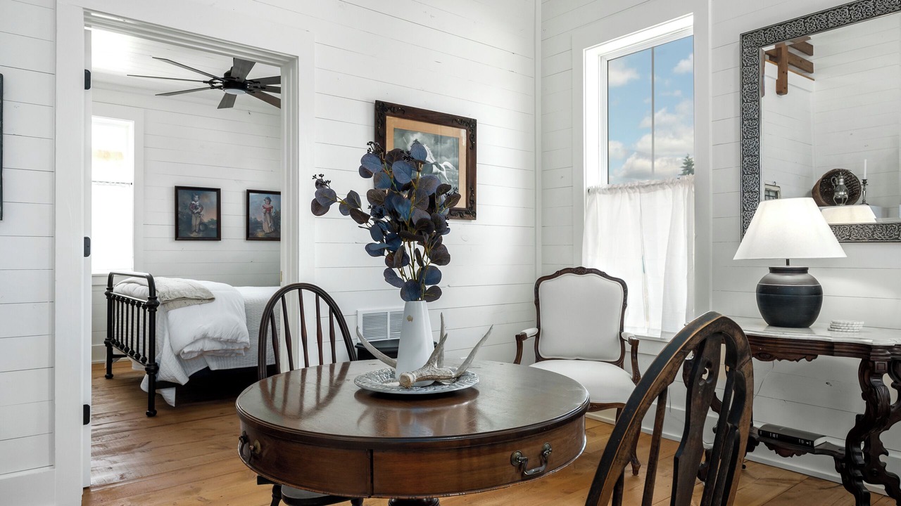 Photo of Bedroom in Driftwood