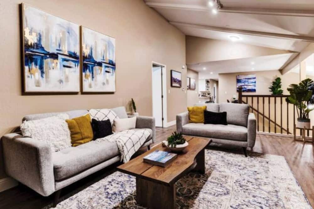 Photo of Livingroom in South San Francisco